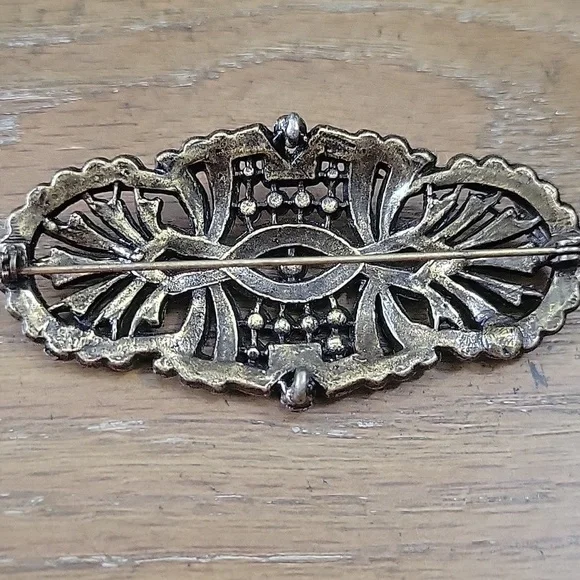 Elegant brown and Gold Brooch with chrystals. - Picture 3 of 4